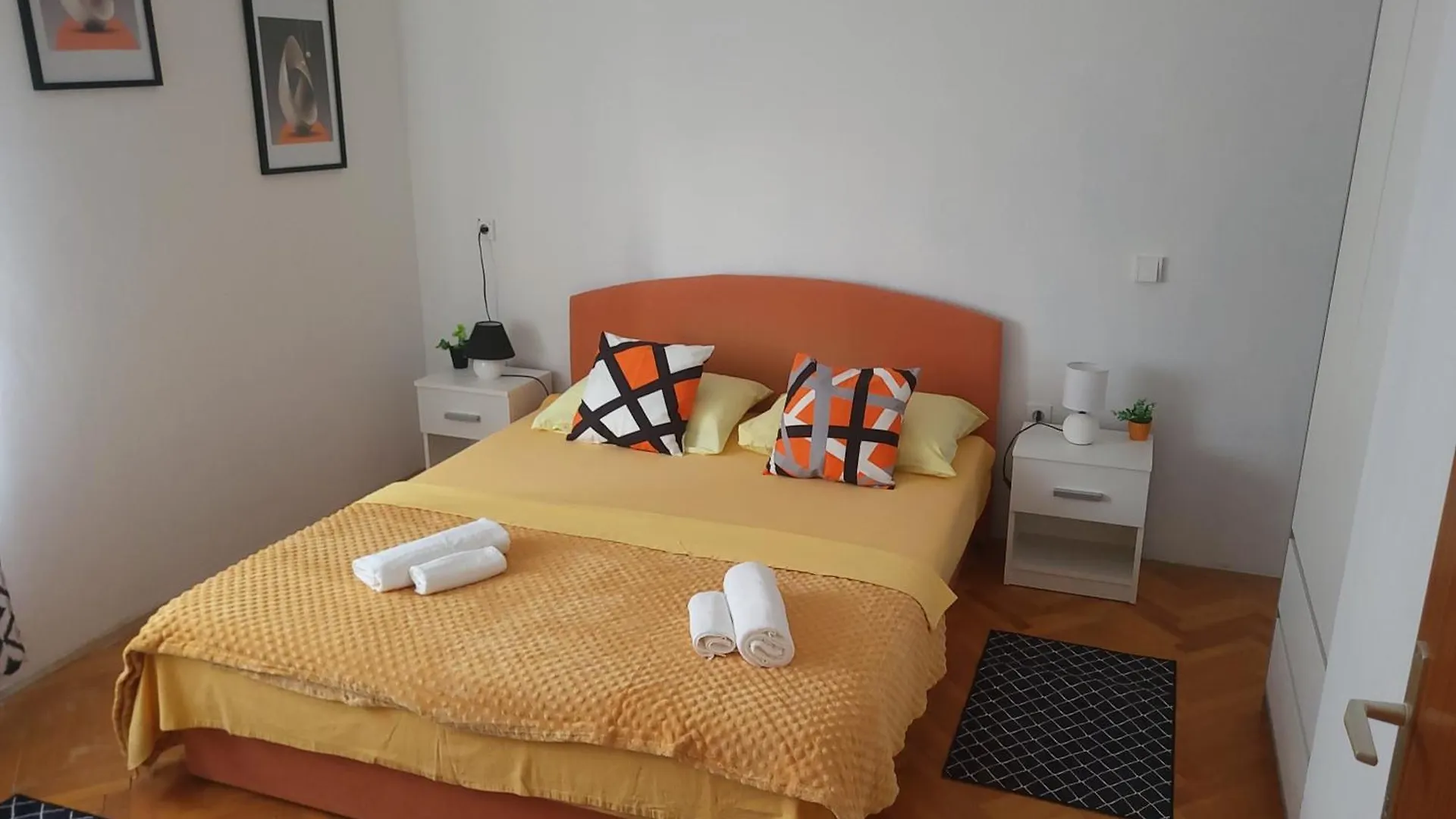 Max Apartment Kastela
